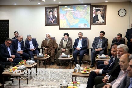 دیدار رئیس ، معاونین و مدیران دانشگاه آزاد اسلامی با دکتر ولایتی