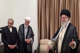 لحظاتی از آخرین دیدار روز گذشته (سه‌شنبه ۹ مرداد ۱۴۰۳) شهید اسماعیل هنیه با رهبر انقلاب اسلامی