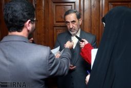 دفاع ولایتی از عملکرد ظریف و هشدار به سران آمریکا
