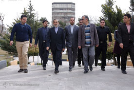 تصاویر بازدید دکتر ولایتی از باشگاه خبرنگاران جوان