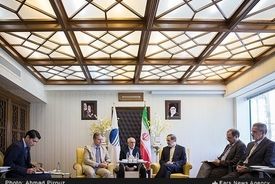 تصاویر دیدار دکتر ولایتی با سفیر ترکیه