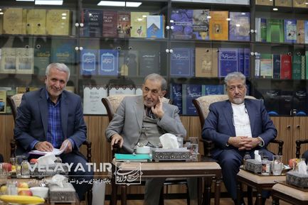 دیدار رئیس ، معاونین و مدیران دانشگاه آزاد اسلامی با دکتر ولایتی