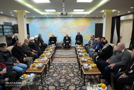 دیدار جمعی از شخصیت‌ها و نخبگان برجسته مجمع جهانی حامیان مقاومت با دکتر ولایتی