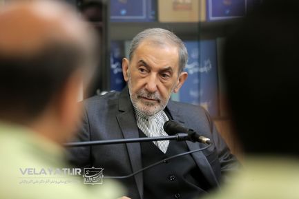 دیدار فرمانده حفاظت از شخصیت‌ها و دژبان فراجا با دکتر ولایتی