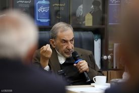 دیدار پیشکسوتان وزارت امور خارجه با دکتر ولایتی