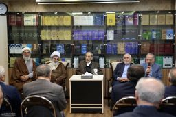 دیدار پیشکسوتان وزارت امور خارجه با دکتر ولایتی در تاریخ هفدهم فروردین ۱۴۰۴